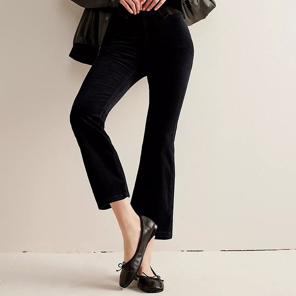 NEW Free People In My Feelings Velvet Crop Slim Flare Pants In Black - Picture 1 of 9